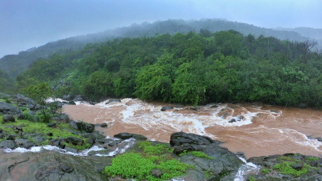 Bhimashankar-Trek-River-Crossing