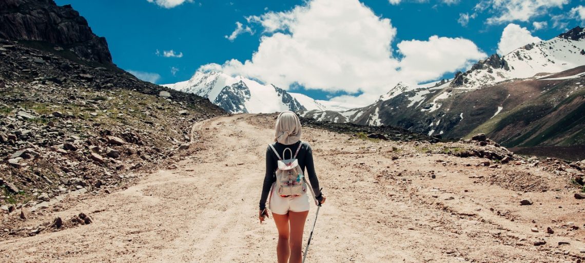 How to choose trekking poles 
