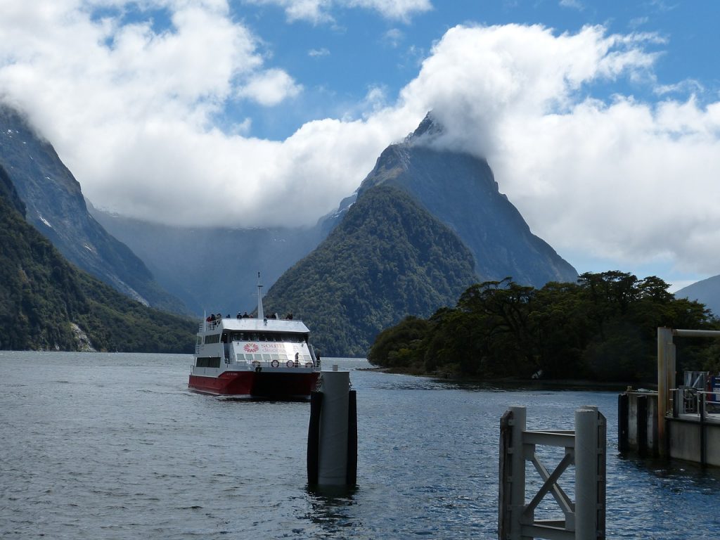 milford-sound-new-zealand