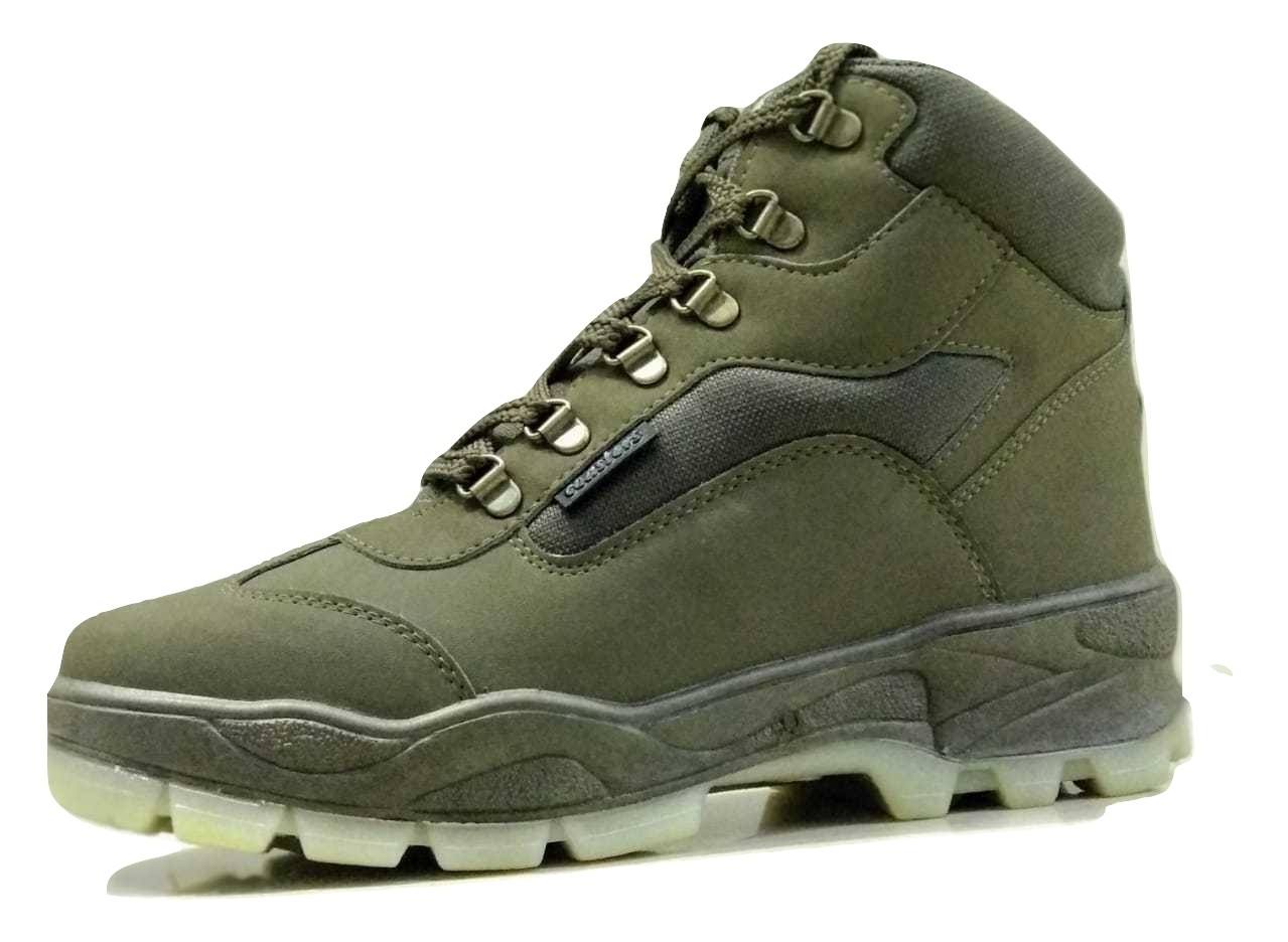 trekking shoes in rain