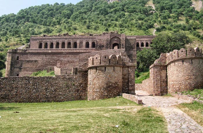 Bandhavgarh : A National Park with a Rich Historical Past