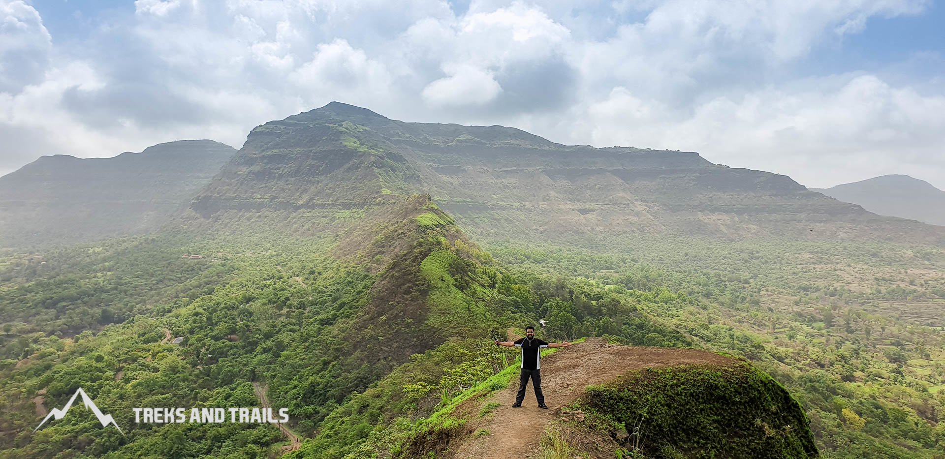 Tikona Fort Trek | Monsoon Trek Mumbai Pune - Tour
