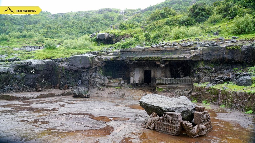Tringalwadi Fort Trek - Tour
